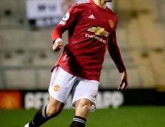 爱游戏-包含田径赛场再起风云：中原赤兔队爆冷东城火箭队，新援首秀制胜目标直指冠军的词条