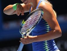 爱游戏-关于阿扎伦卡回归赛场，挺进下一轮首场状态亮眼，曼联观众沸腾！的信息