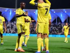 爱游戏体育-C罗回归赛场，连败首场状态亮眼，利物浦观众沸腾！的简单介绍